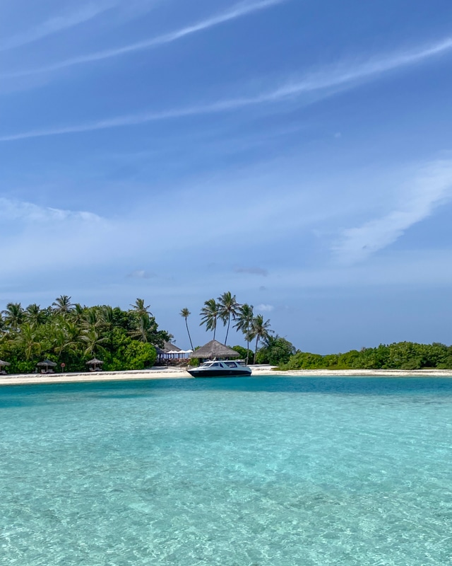 anantara-veli-maldives-boat