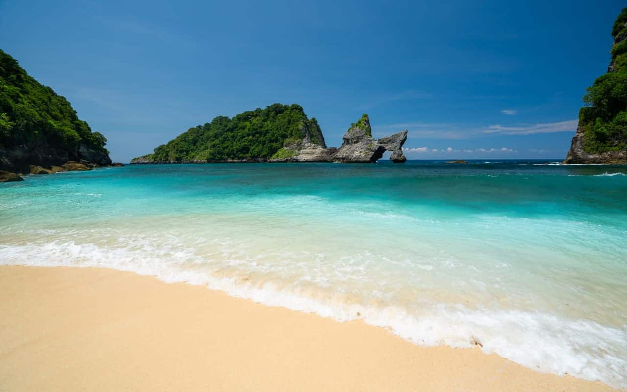 atuh-beach-nusa-penida-arch atuh-beach-nusa-penida-arch