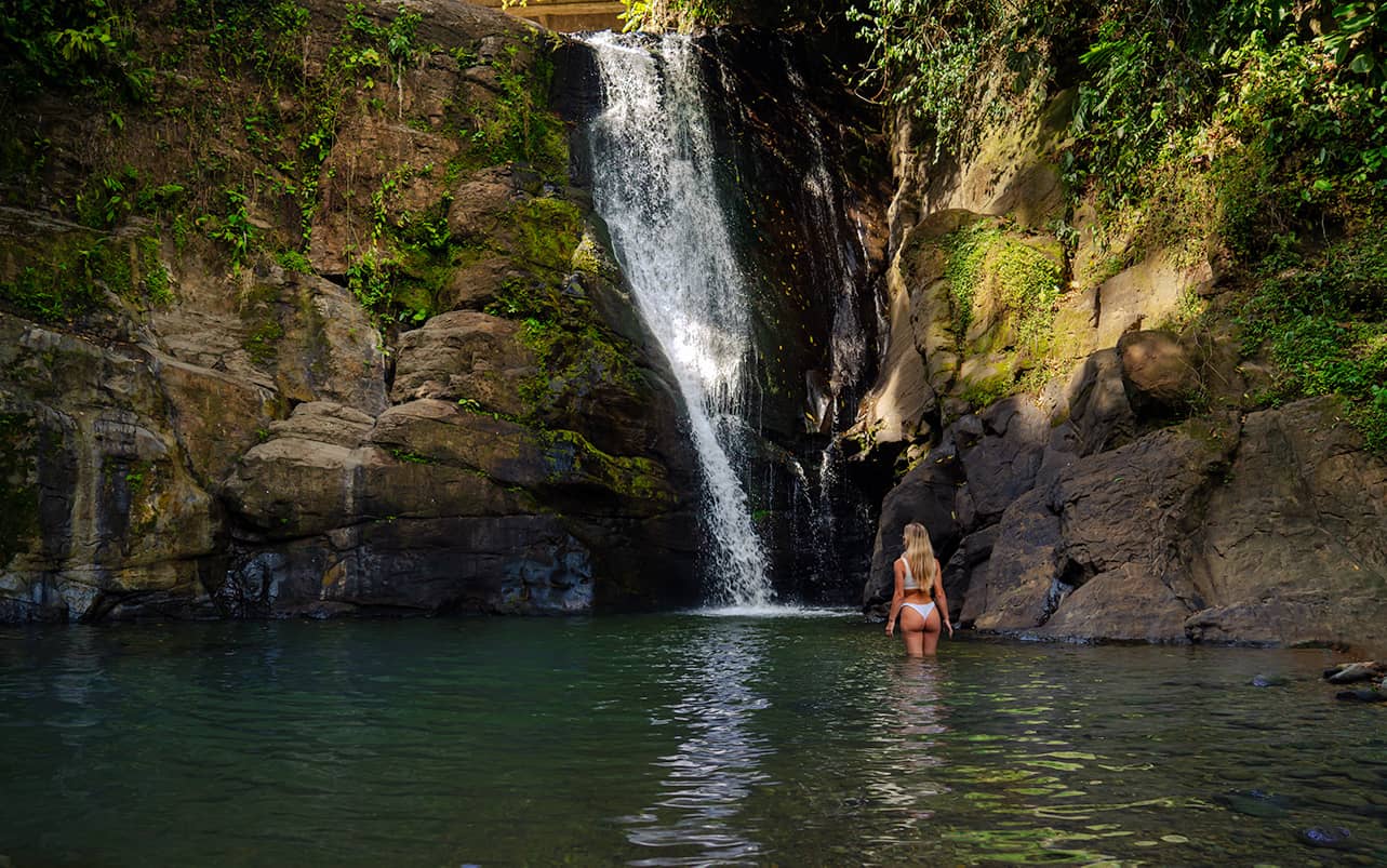 bribri-sparkling-waterfall bribri-sparkling-waterfall