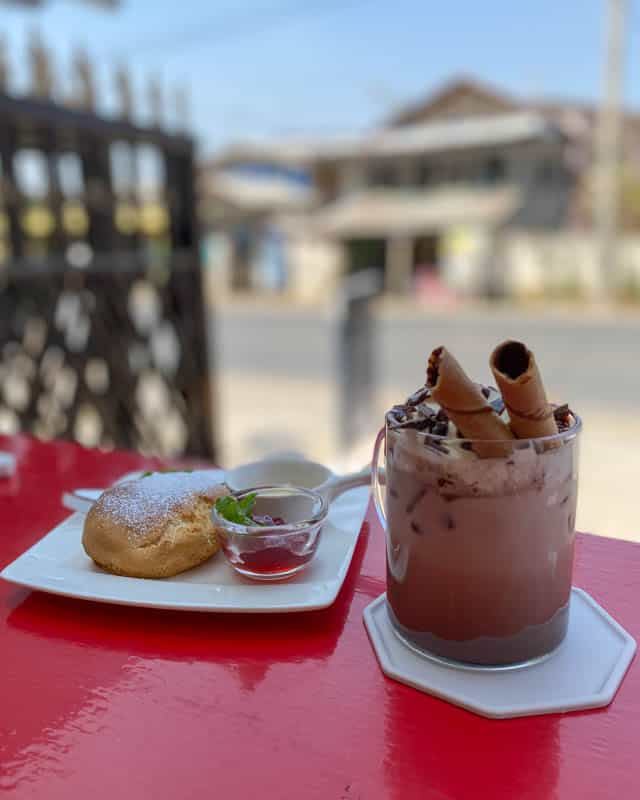 cafe-treats-Nyaungshwe