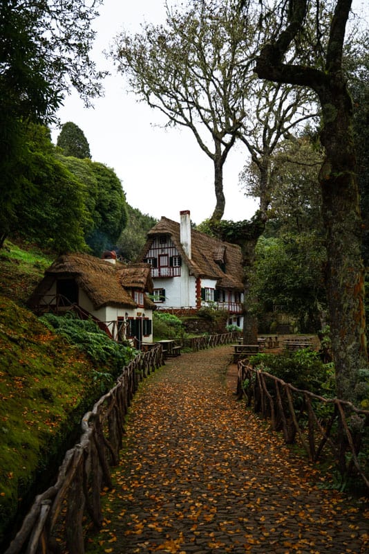 caldeirao-verde-hike-start-santana-house caldeirao-verde-hike-start-santana-house