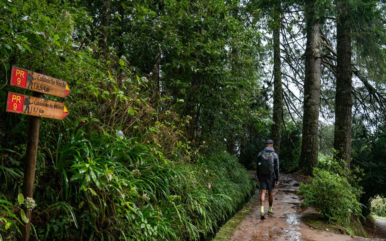 caldeirao-verde-hike-start caldeirao-verde-hike-start