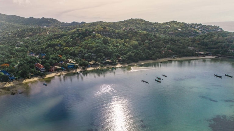 chalok-baan-kao-beach-koh-tao-drone