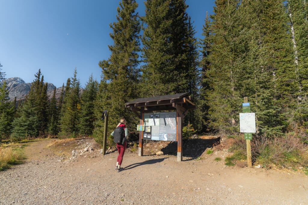 chester-lake-hike-trailhead