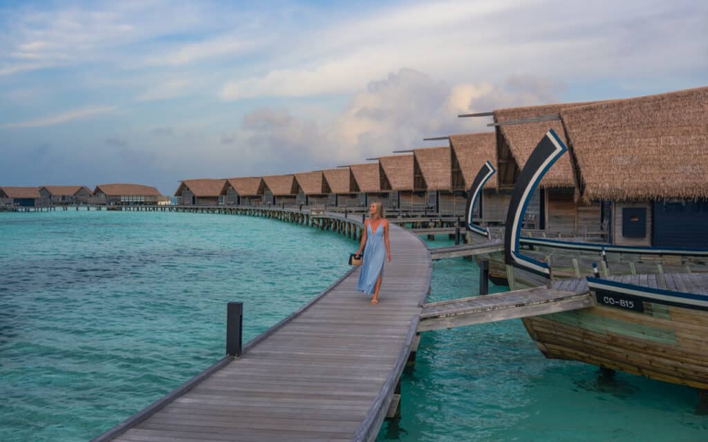 como-cocoa-maldives-villas-boardwalk