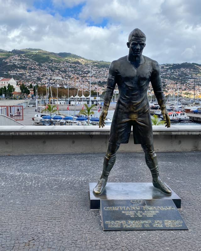 CR7-statue-funchal-madeira