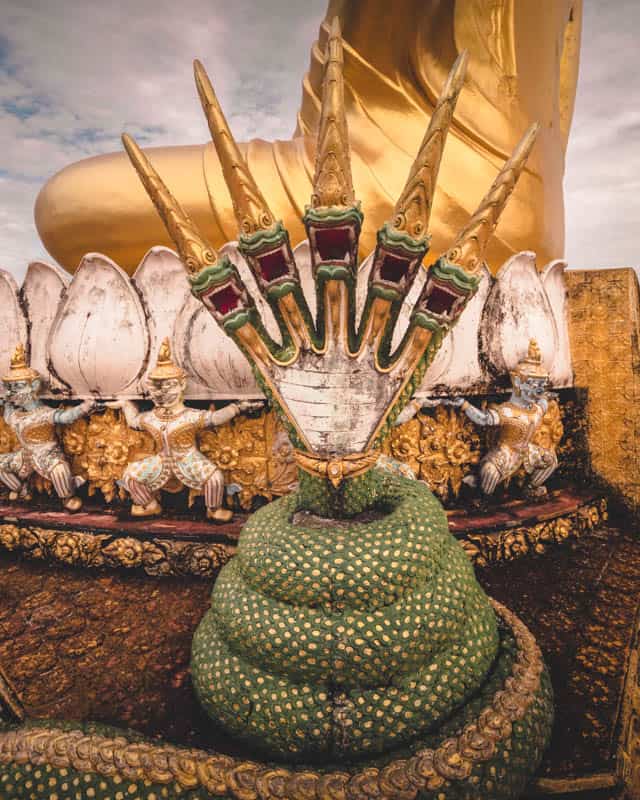 details-statue details-statue