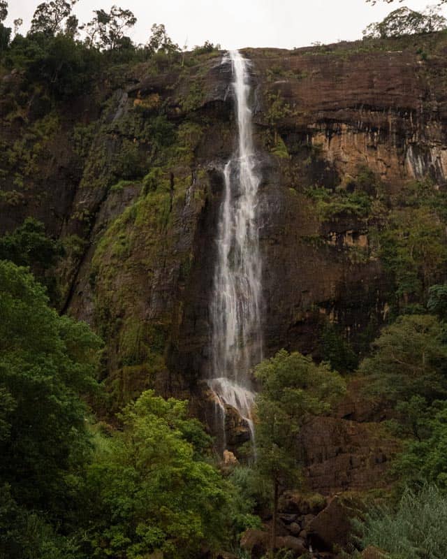 Diyaluma-falls-sri-lanka-closeup