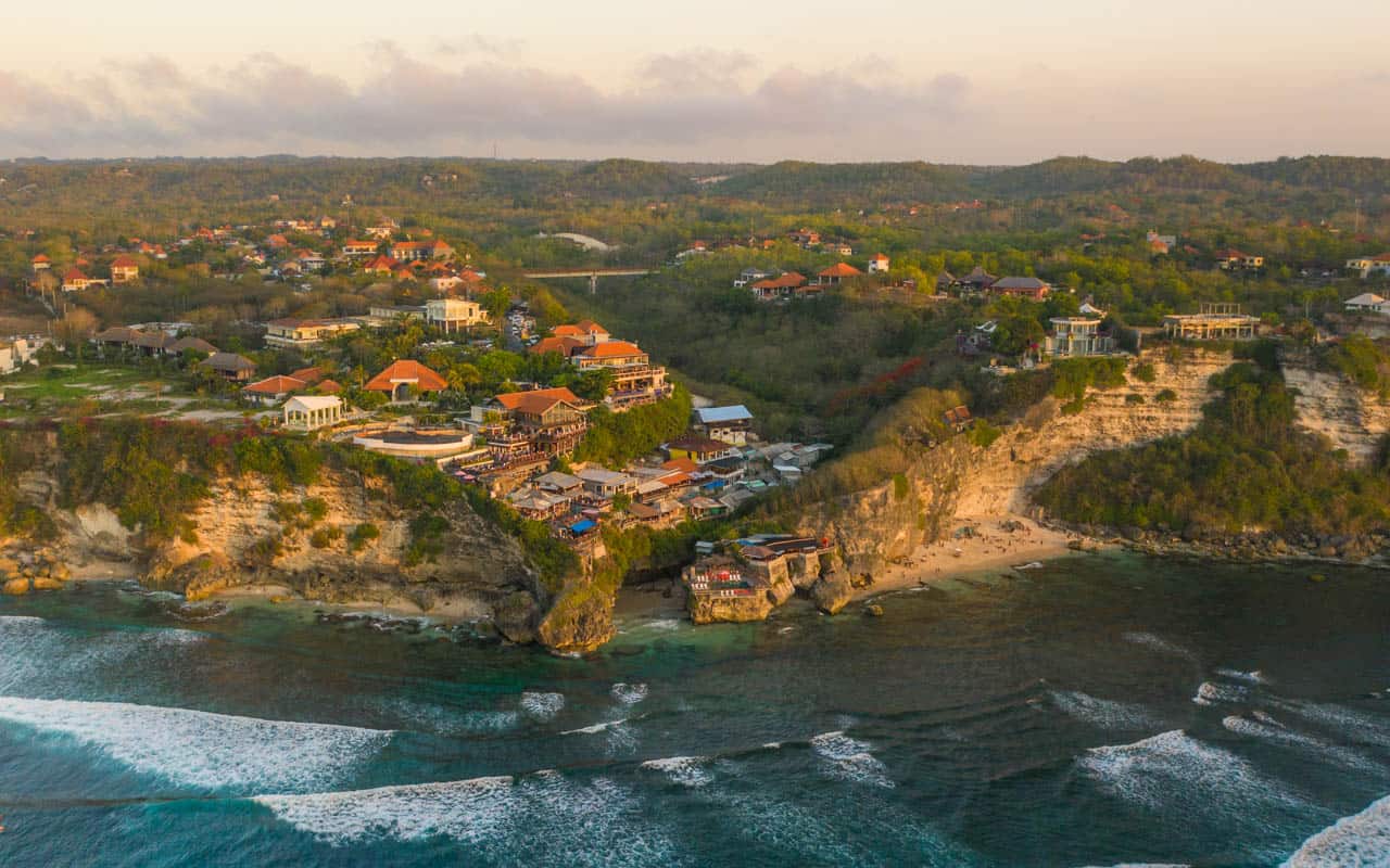 drone-uluwatu-beach-suluban drone-uluwatu-beach-suluban