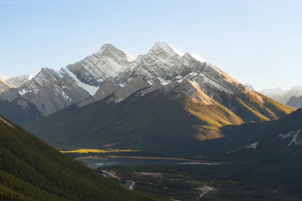 east-end-rundle-hike-mountain-closeup