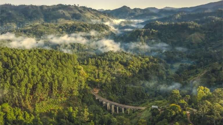 nine-arch-bridge-ella-sri-lanka