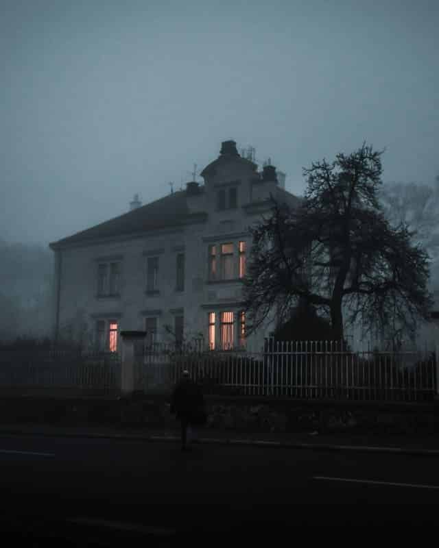 halloween-creepy-building halloween-creepy-building