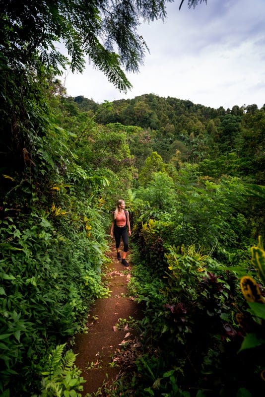 hiking-munduk-waterfalls