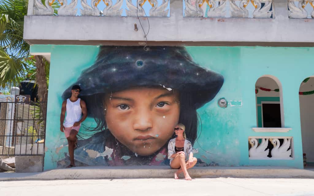 holbox-mexico-streetart