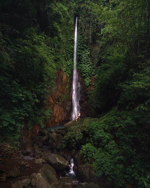Jagasatru-waterfall Jagasatru-waterfall