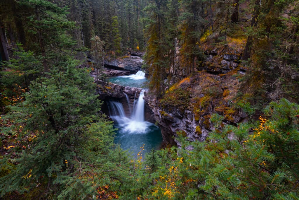 Johnston-canyon-falls-creek