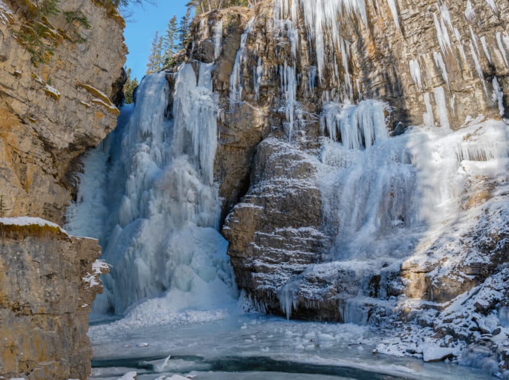 Johnston-canyon-falls-frozen-winter