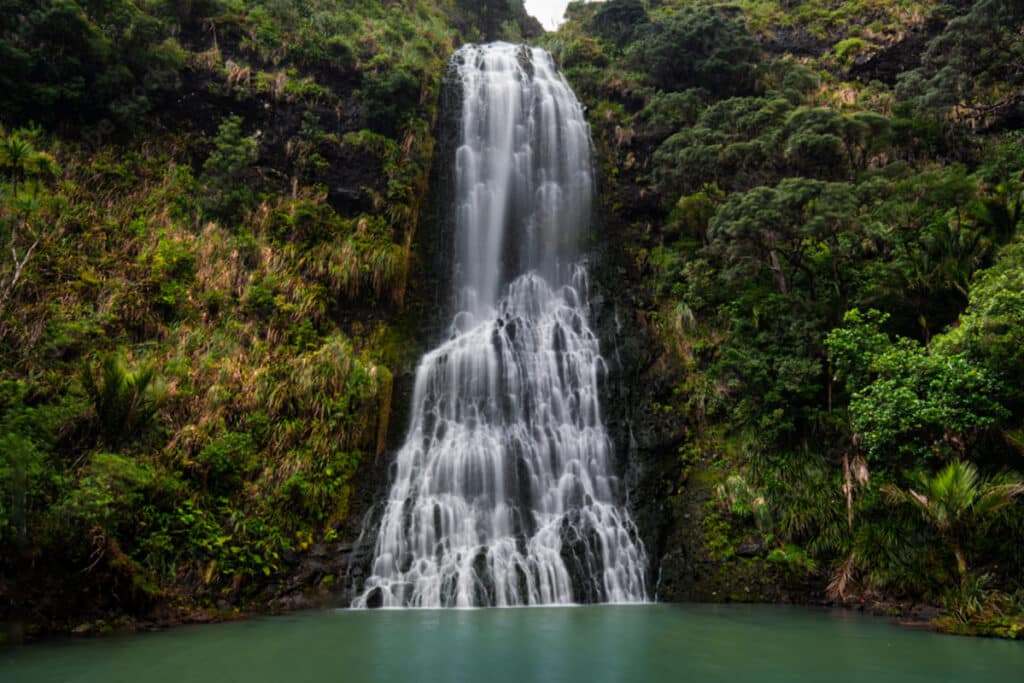 karekare-waterall-new-zealand