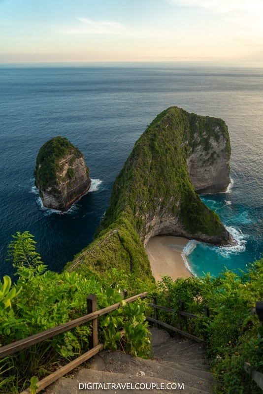 kelingking-stairs kelingking-stairs