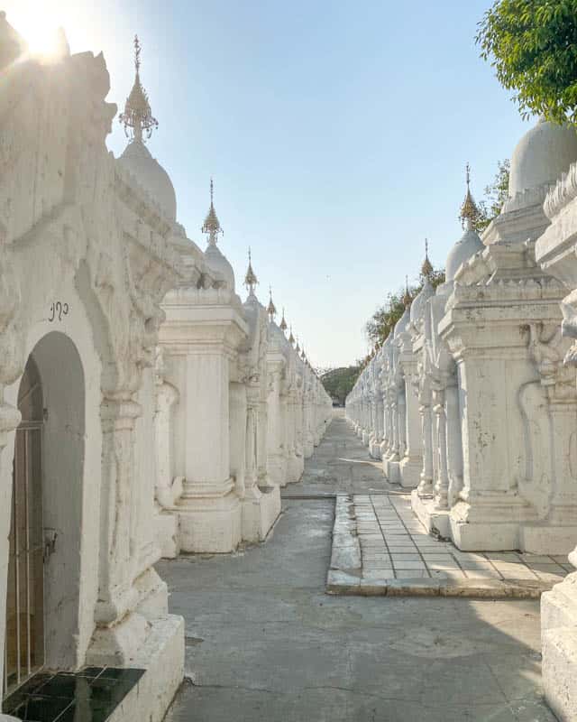 kuthodaw-pagoda-mandalay kuthodaw-pagoda-mandalay