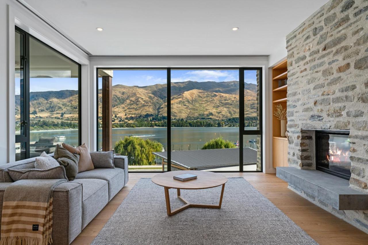 Lakeside Luxury 2 Bedroom Apartment Lakeside Luxury 2 Bedroom Apartment