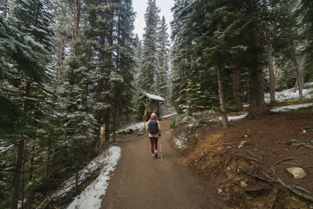 Larch-Valley-hike-trailhead