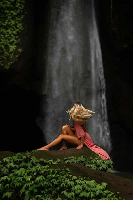 leke-leke-waterfall-closeup leke-leke-waterfall-closeup