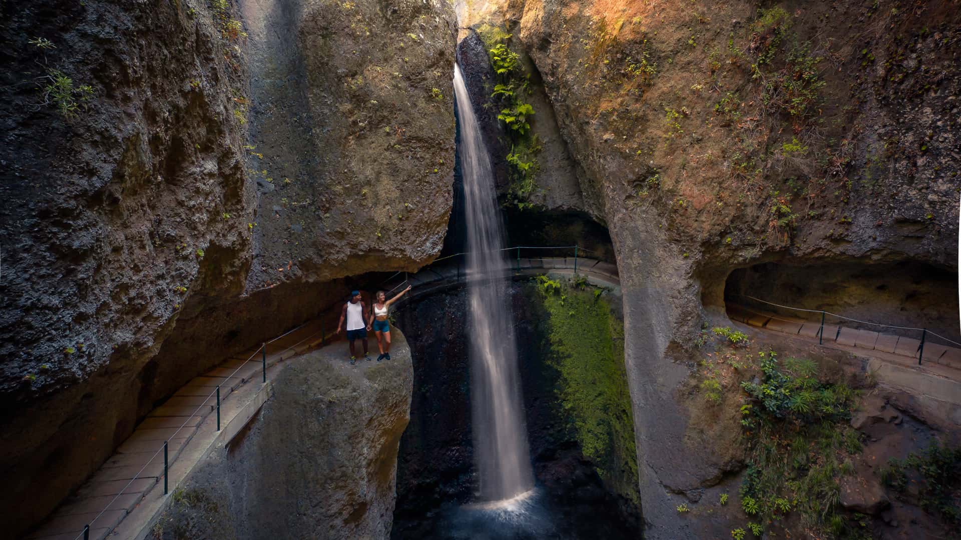 levada-do-moinho-waterfall