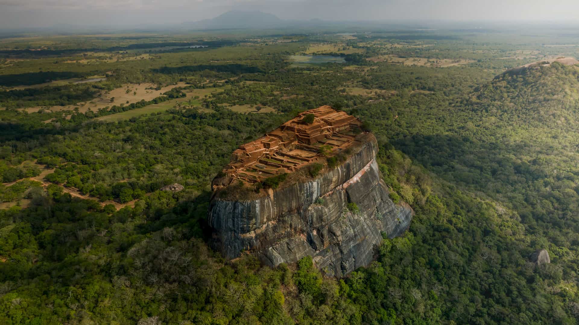 lion-rock-sigiriya-top-view lion-rock-sigiriya-top-view