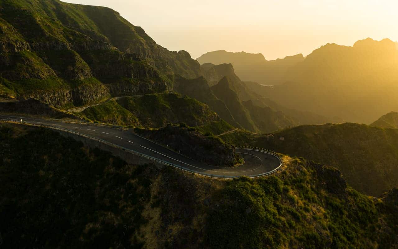 lombo-do-mouro-viewpoint-road lombo-do-mouro-viewpoint-road