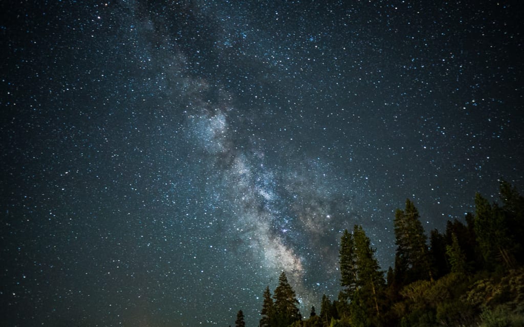 long-exposure-stars-milkyway
