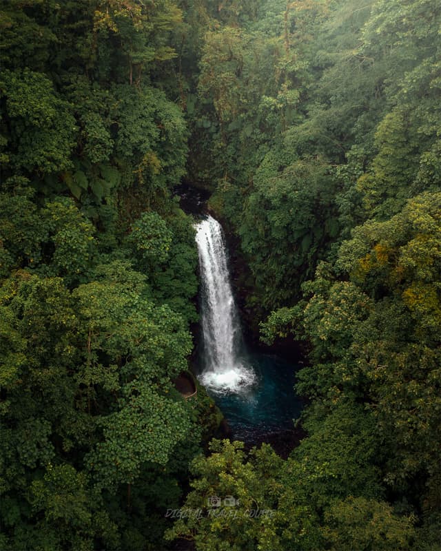 magia-blanca-waterfall-drone magia-blanca-waterfall-drone