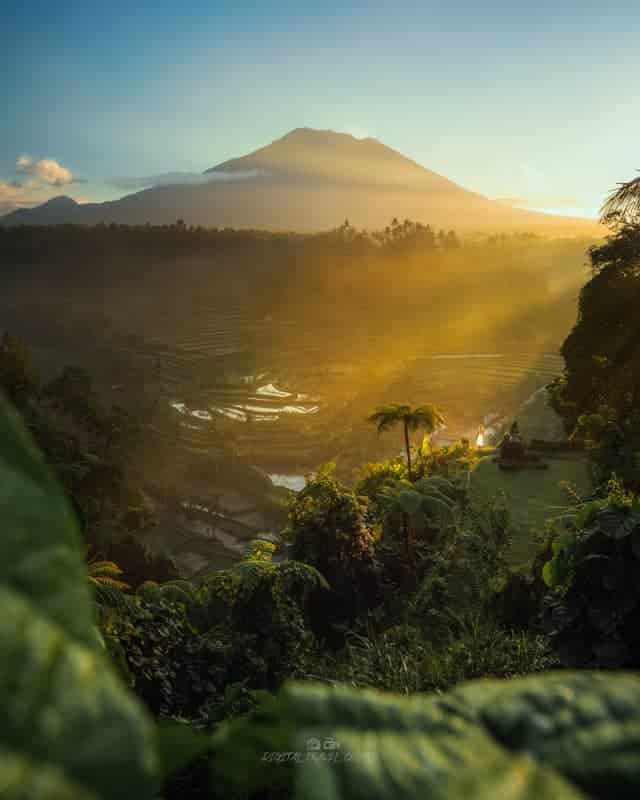mahagiri-viewpoint-bali-mount-agung-sunrise mahagiri-viewpoint-bali-mount-agung-sunrise