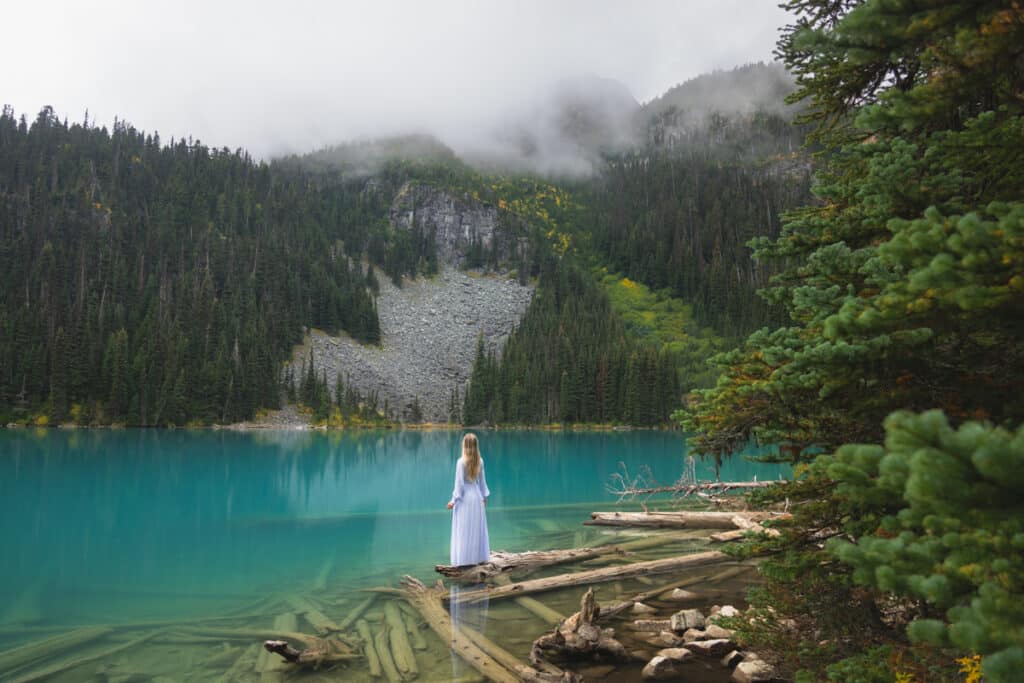 middle-Joffre-lakes-moody