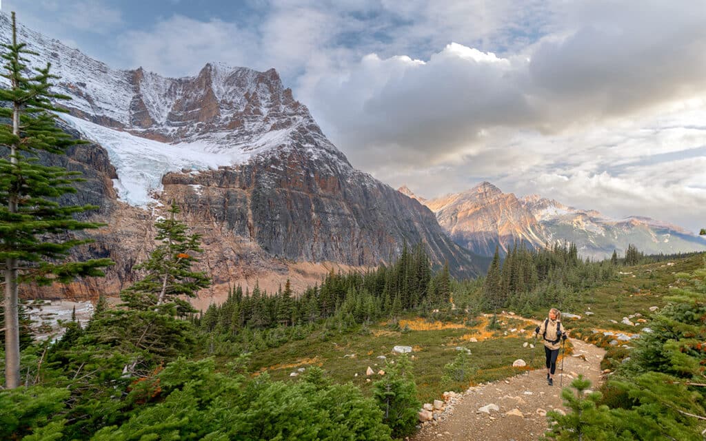 Mt-Edith-Cavell-hike-glacier-view
