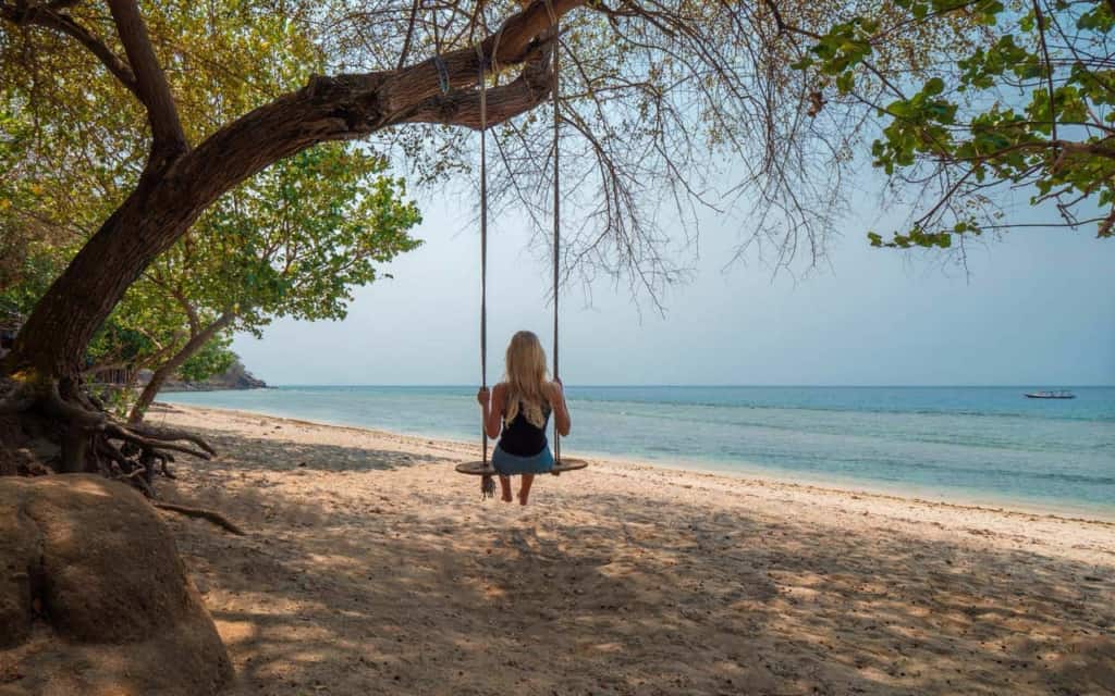 nipah-beach-lombok-swing nipah-beach-lombok-swing