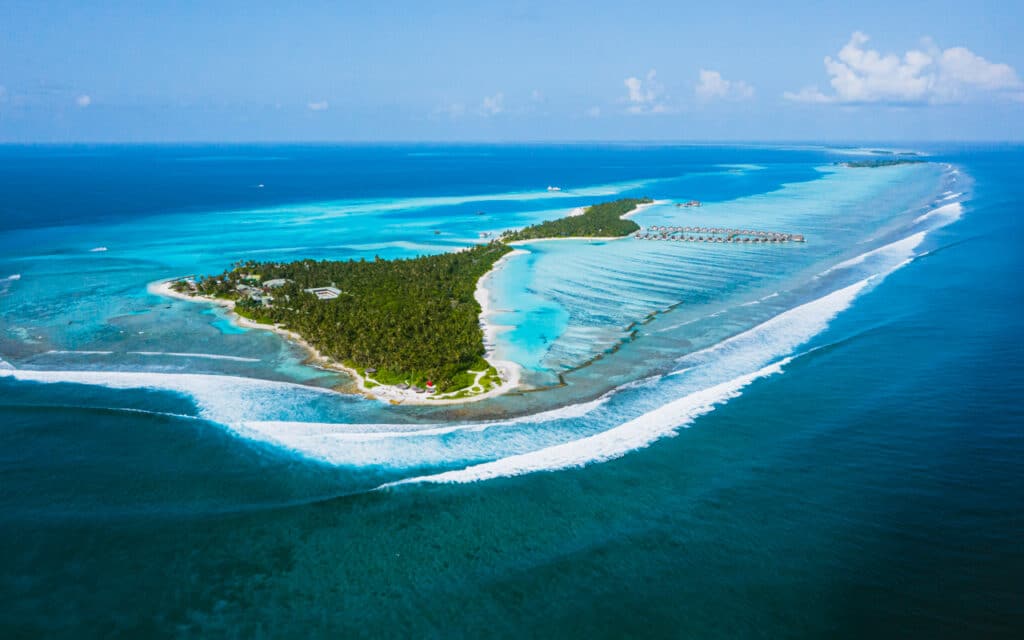 niyama-maldives-vodi-surf-point-drone