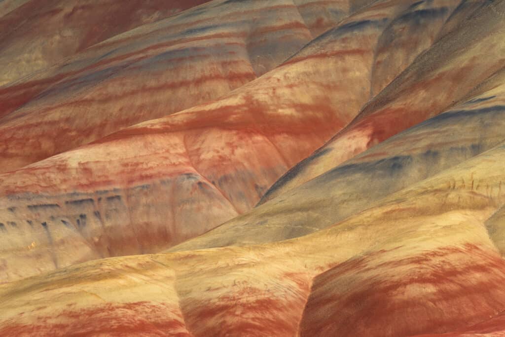 painted-hills-textures-colors