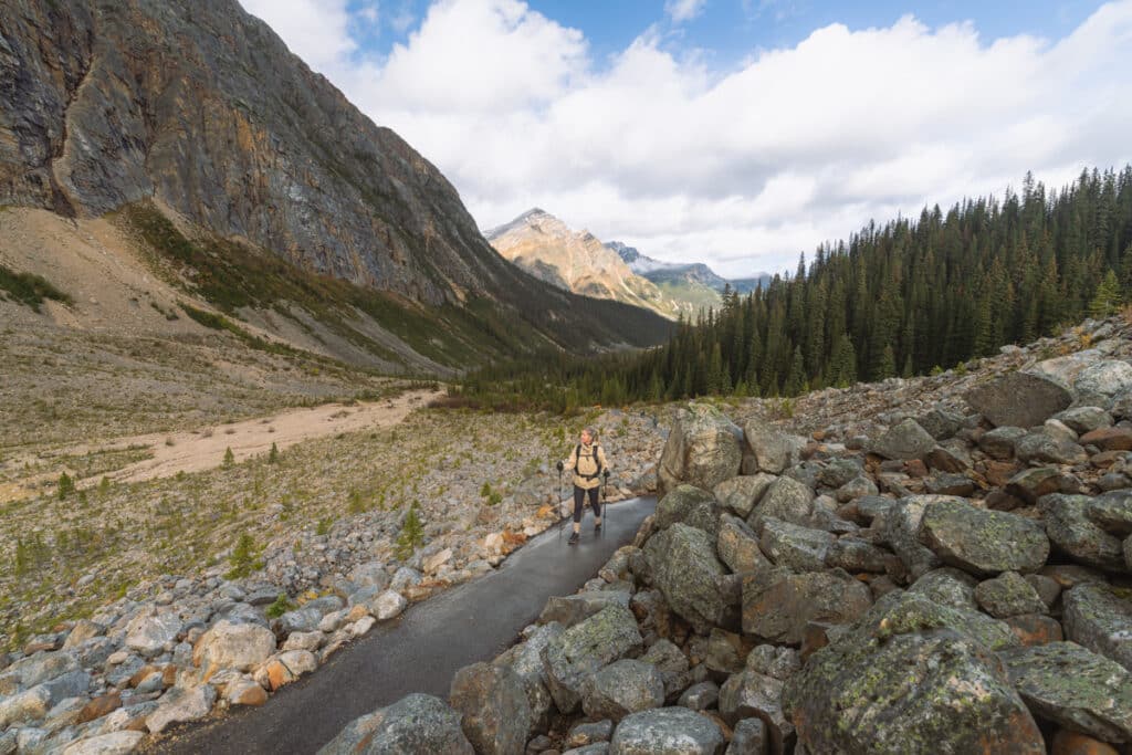 path-of-the-glacier-trail-moraine-pile
