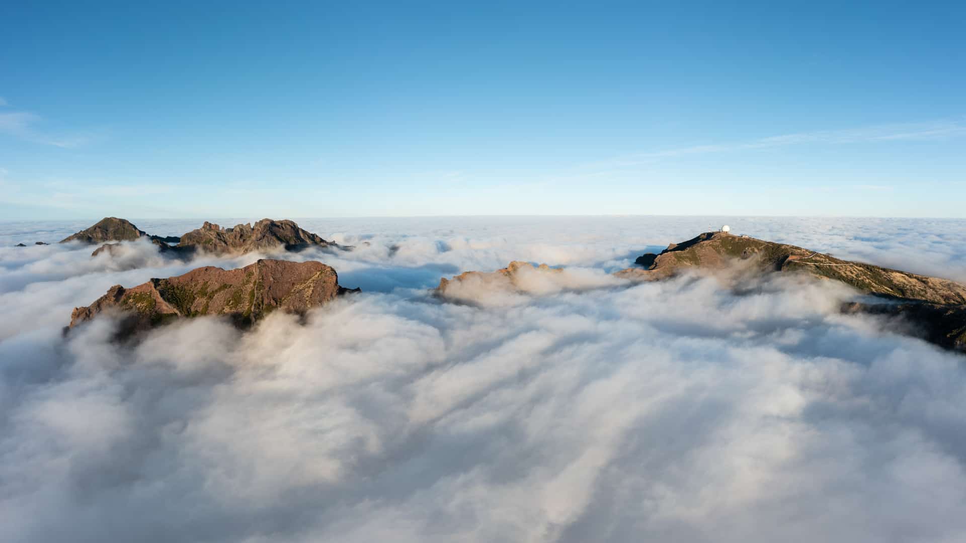 pico-do-arieiro-above-the-clouds-drone pico-do-arieiro-above-the-clouds-drone