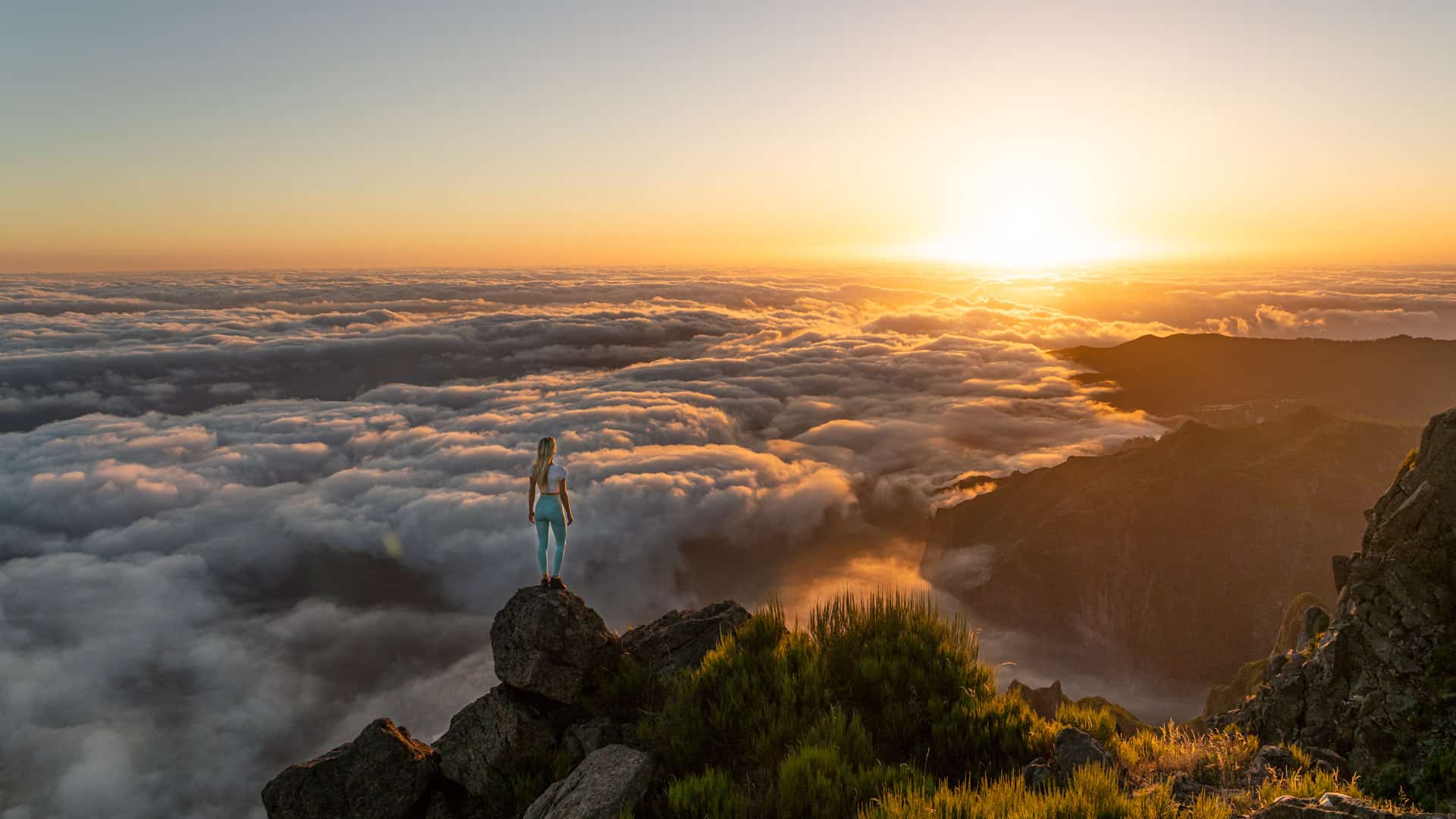 pico-do-arieiro-sunrise-slider pico-do-arieiro-sunrise-slider