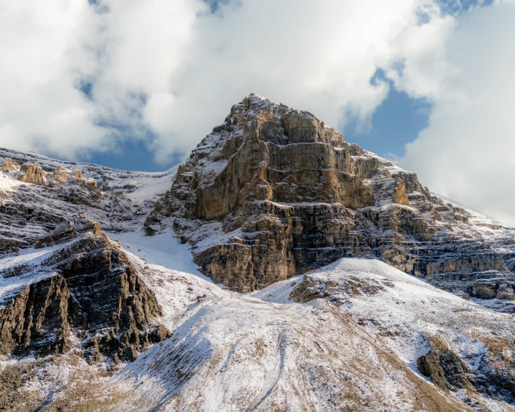 plain-of-the-six-glaciers-viewpoint-glacier