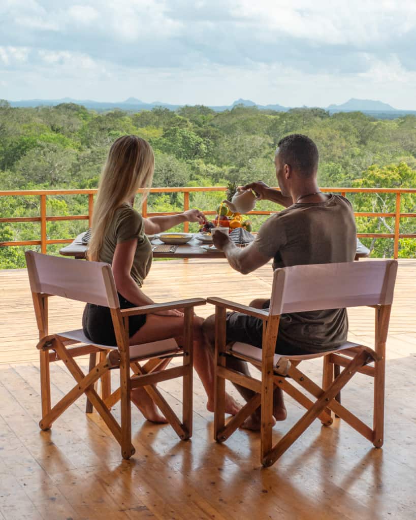 safari-sri-lanka-camp-breakfast safari-sri-lanka-camp-breakfast