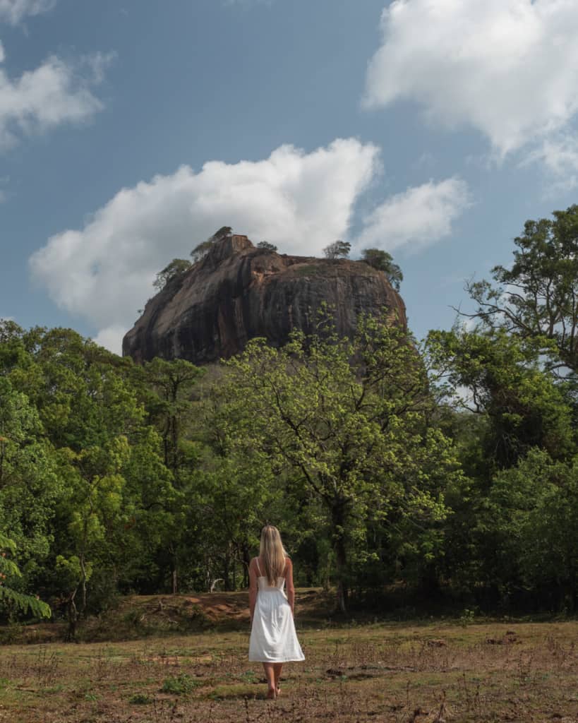 sigiriya-rock-field sigiriya-rock-field