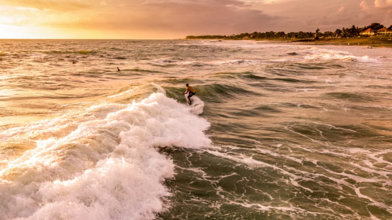 surfing-canggu-bali