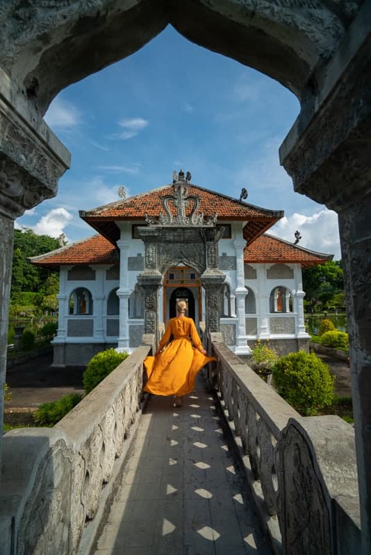 taman-ujung-bali-water-palace-arche-building taman-ujung-bali-water-palace-arche-building