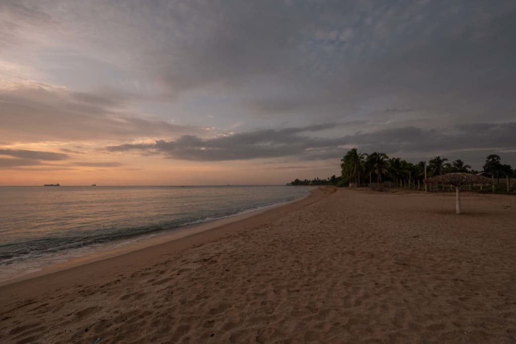 Trincomalee-sunrise-beach Trincomalee-sunrise-beach