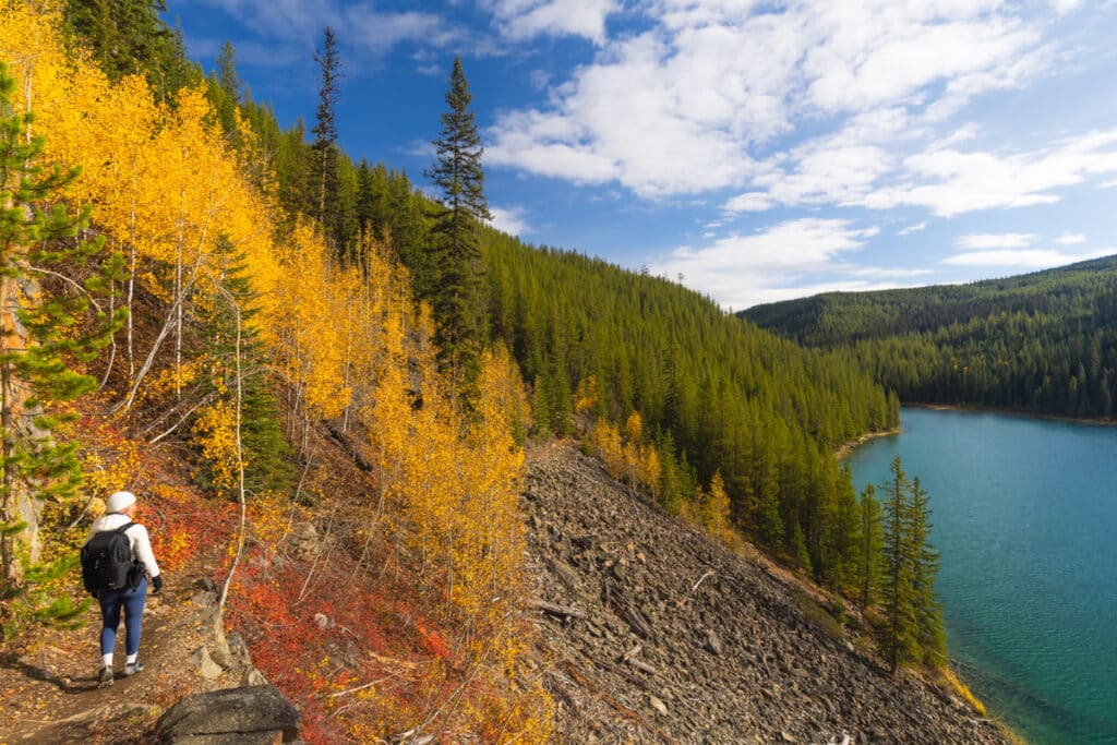vista-lake-hike-fall-colors