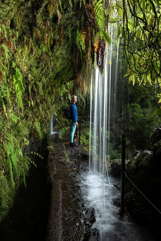 waterfall-crossing-longexposure waterfall-crossing-longexposure