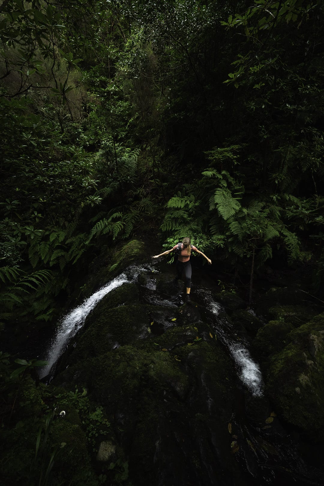 waterfall-crossing waterfall-crossing